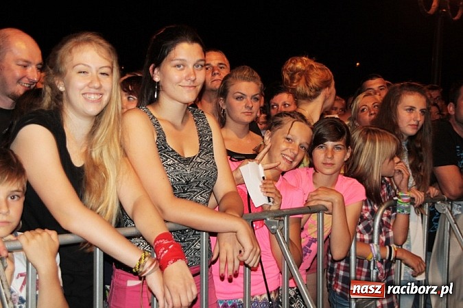 Zdjęcie w galerii na portalu naszraciborz.pl: Wodzisław Śląski: Najcieplejsze Miejsce Na Ziemi! Kamil Bednarek na finał festiwalu reggae wiadomości z regionu