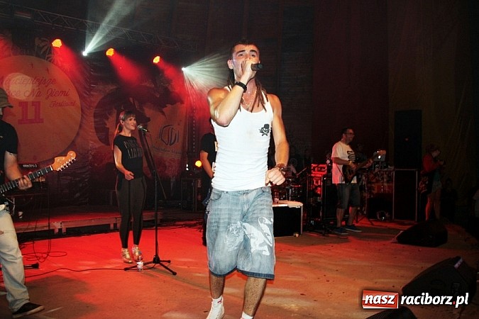 Zdjęcie w galerii na portalu naszraciborz.pl: Wodzisław Śląski: Najcieplejsze Miejsce Na Ziemi! Kamil Bednarek na finał festiwalu reggae wiadomości z regionu