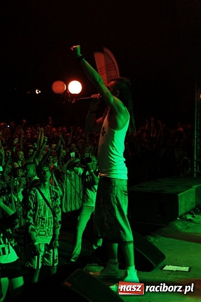 Zdjęcie w galerii na portalu naszraciborz.pl: Wodzisław Śląski: Najcieplejsze Miejsce Na Ziemi! Kamil Bednarek na finał festiwalu reggae wiadomości z regionu