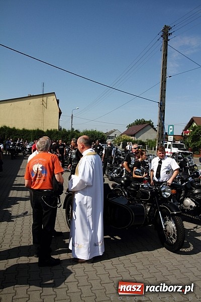 Zdjęcie w galerii na portalu naszraciborz.pl: Korowód motocyklowy w Pogrzebieniu wiadomości z regionu