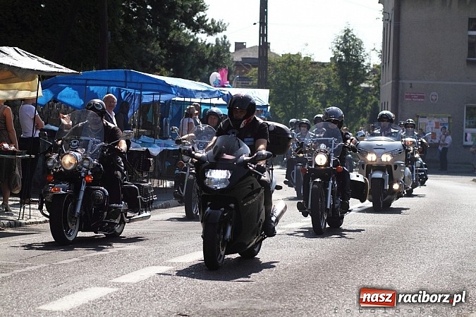 Zdjęcie w galerii na portalu naszraciborz.pl: Korowód motocyklowy w Pogrzebieniu wiadomości z regionu