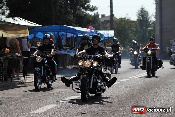Zdjęcie w galerii na portalu naszraciborz.pl: Korowód motocyklowy w Pogrzebieniu wiadomości z regionu