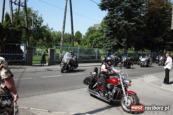 Zdjęcie w galerii na portalu naszraciborz.pl: Korowód motocyklowy w Pogrzebieniu wiadomości z regionu