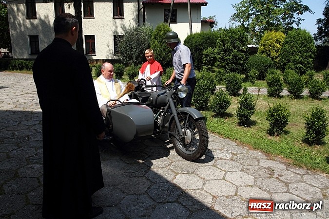 Zdjęcie w galerii na portalu naszraciborz.pl: Korowód motocyklowy w Pogrzebieniu wiadomości z regionu