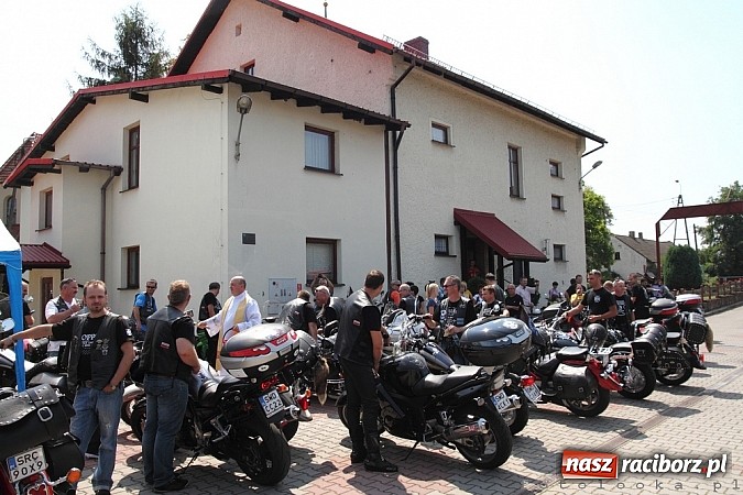 Zdjęcie w galerii na portalu naszraciborz.pl: Korowód motocyklowy w Pogrzebieniu wiadomości z regionu