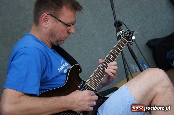 Zdjęcie w galerii na portalu naszraciborz.pl: Perspektywa Okolicy zagrała w Parku Roth wiadomości z regionu