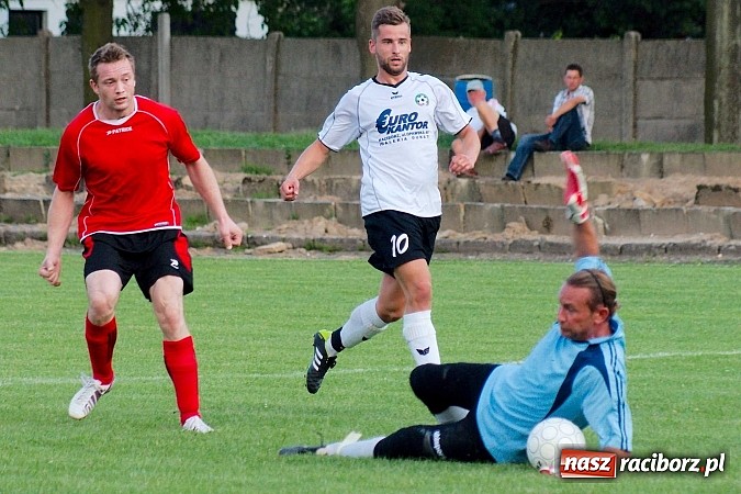 Zdjęcie w galerii na portalu naszraciborz.pl: Tworków bez szans w starciu z Zawadą wiadomości z regionu