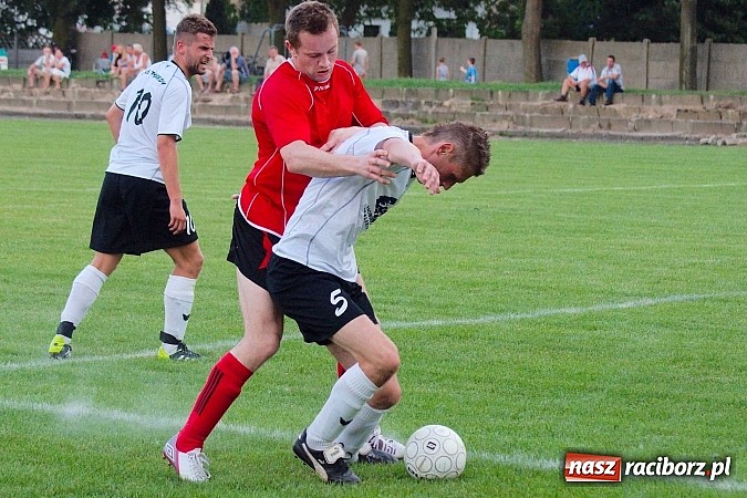 Zdjęcie w galerii na portalu naszraciborz.pl: Tworków bez szans w starciu z Zawadą wiadomości z regionu