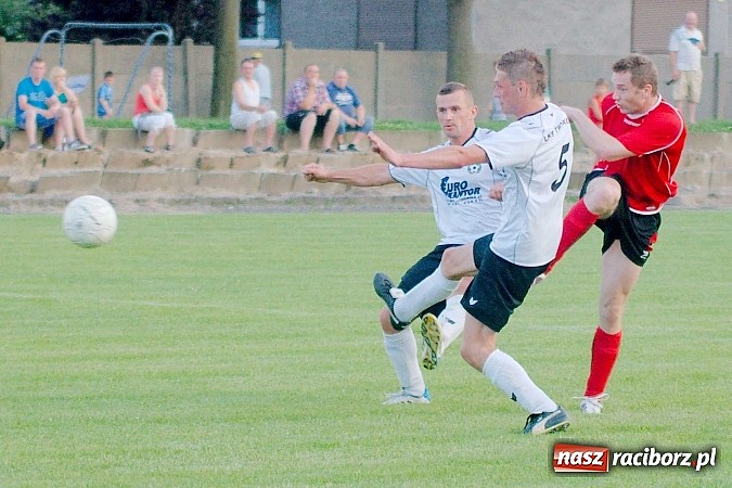 Zdjęcie w galerii na portalu naszraciborz.pl: Tworków bez szans w starciu z Zawadą wiadomości z regionu