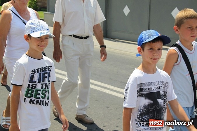 Zdjęcie w galerii na portalu naszraciborz.pl: Poświęcili pojazdy i poszli z pielgrzymką do Raciborskiej Pani wiadomości z regionu