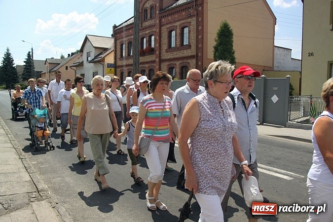 Zdjęcie w galerii na portalu naszraciborz.pl: Poświęcili pojazdy i poszli z pielgrzymką do Raciborskiej Pani wiadomości z regionu