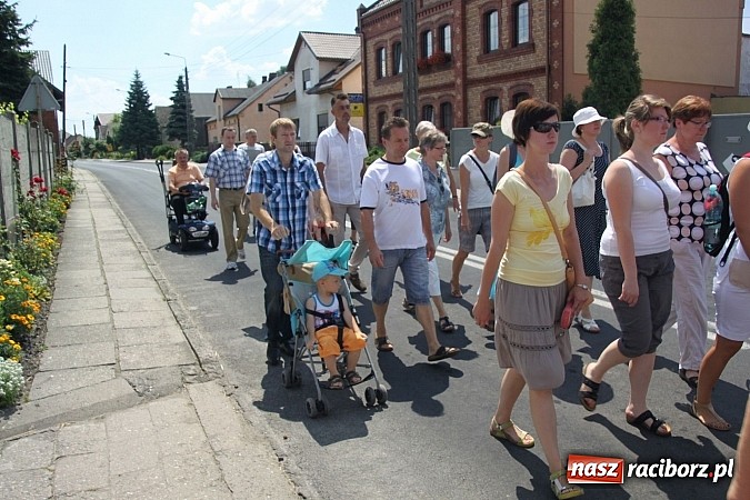 Zdjęcie w galerii na portalu naszraciborz.pl: Poświęcili pojazdy i poszli z pielgrzymką do Raciborskiej Pani wiadomości z regionu