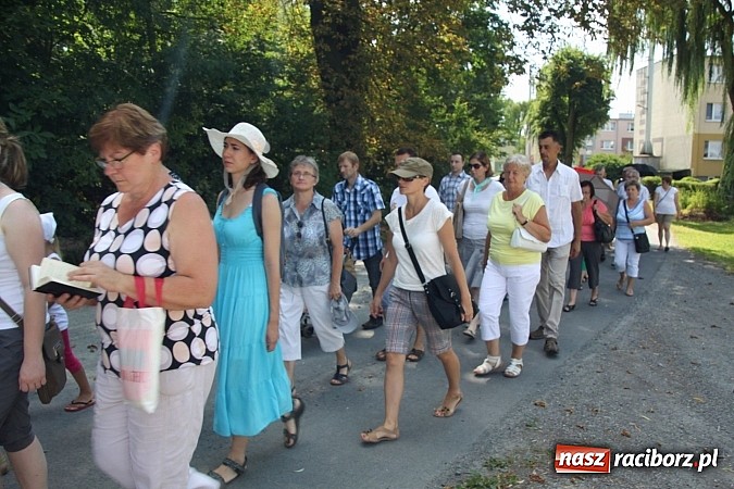 Zdjęcie w galerii na portalu naszraciborz.pl: Poświęcili pojazdy i poszli z pielgrzymką do Raciborskiej Pani wiadomości z regionu
