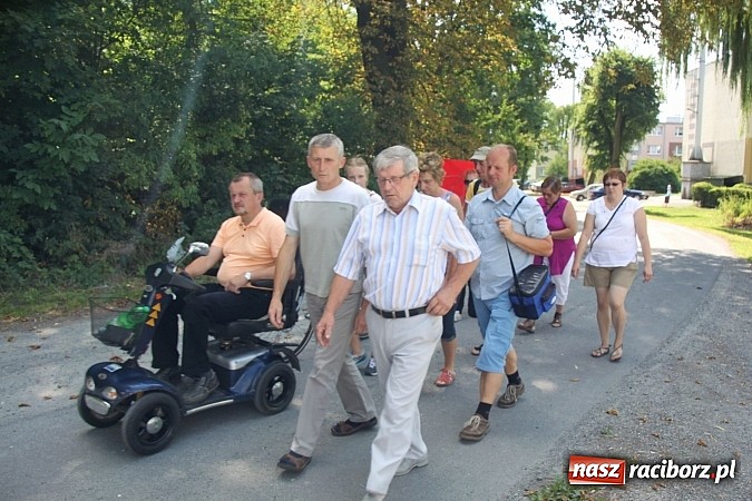Zdjęcie w galerii na portalu naszraciborz.pl: Poświęcili pojazdy i poszli z pielgrzymką do Raciborskiej Pani wiadomości z regionu