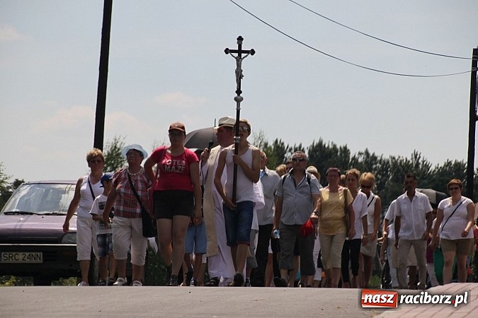 Zdjęcie w galerii na portalu naszraciborz.pl: Poświęcili pojazdy i poszli z pielgrzymką do Raciborskiej Pani wiadomości z regionu