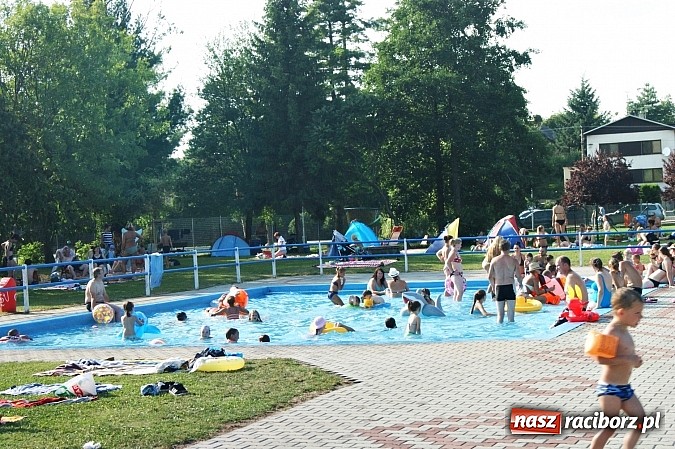 Zdjęcie w galerii na portalu naszraciborz.pl: Relaks na kąpielisku w Piszczu wiadomości z regionu