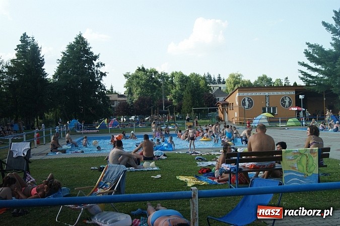 Zdjęcie w galerii na portalu naszraciborz.pl: Relaks na kąpielisku w Piszczu wiadomości z regionu