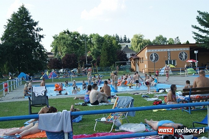 Zdjęcie w galerii na portalu naszraciborz.pl: Relaks na kąpielisku w Piszczu wiadomości z regionu