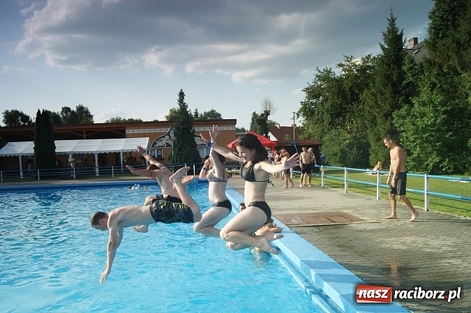 Zdjęcie w galerii na portalu naszraciborz.pl: Relaks na kąpielisku w Piszczu wiadomości z regionu