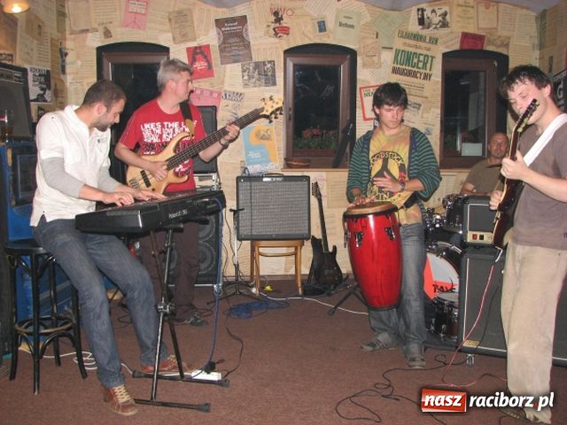 Zdjęcie w galerii na portalu naszraciborz.pl: Zaprezentowali, co im w duszy gra wiadomości z regionu