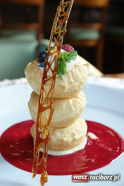 Zdjęcie w galerii na portalu naszraciborz.pl:  To były już 3. urodziny Restauracji Pałac Większyce wiadomości z regionu