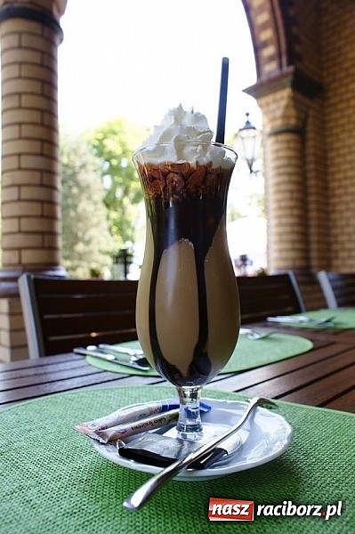 Zdjęcie w galerii na portalu naszraciborz.pl:  To były już 3. urodziny Restauracji Pałac Większyce wiadomości z regionu