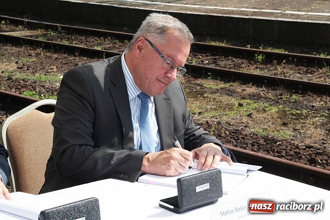 Zdjęcie w galerii na portalu naszraciborz.pl: Już w przyszłym roku będzie można w 40 minut dojechać z Rybnika do Chałupek wiadomości z regionu