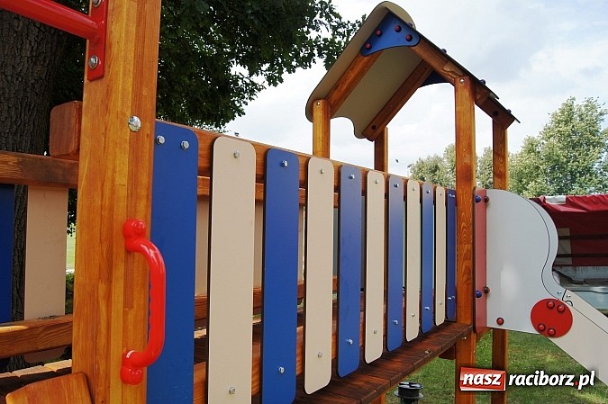 Zdjęcie w galerii na portalu naszraciborz.pl: Nowy plac zabaw dla małych mieszkańców Nędzy  wiadomości z regionu