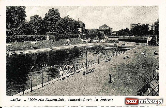Zdjęcie w galerii na portalu naszraciborz.pl: Retro podróż na czas upałów. Basen przy ul. Bema wiadomości z regionu