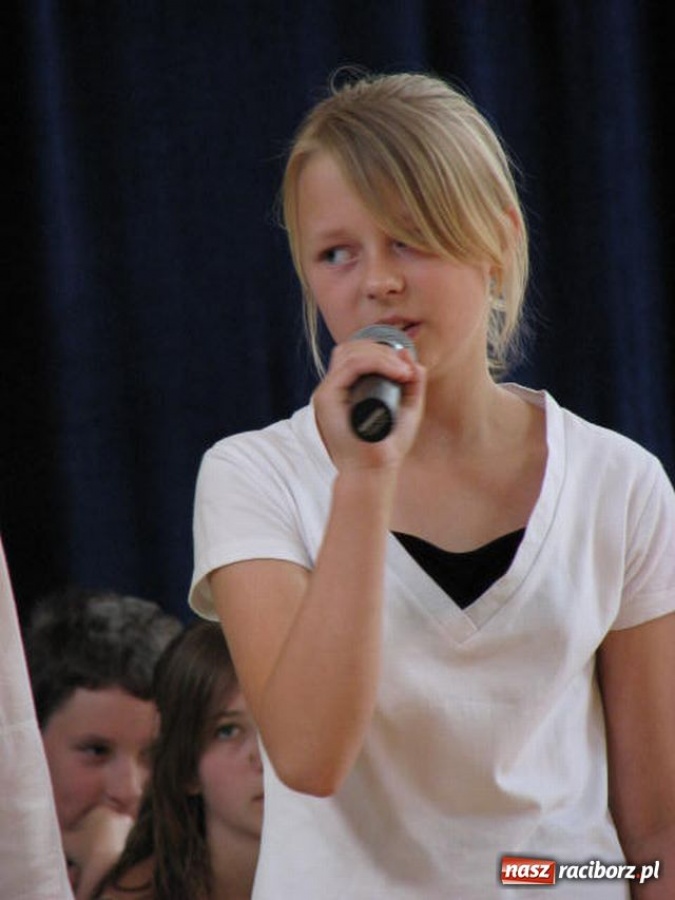 Zdjęcie w galerii na portalu naszraciborz.pl: Pożegnanie szóstoklasistów w SP 13 wiadomości z regionu