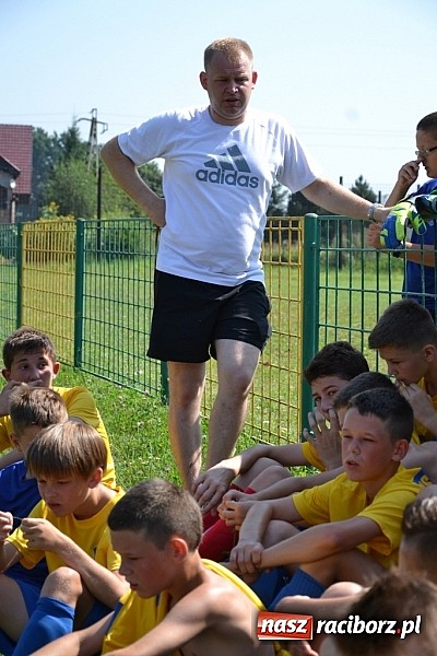 Zdjęcie w galerii na portalu naszraciborz.pl: GKS Jedlińsk rządzi i dzieli! Pogrom trampkarzy Buku wiadomości z regionu