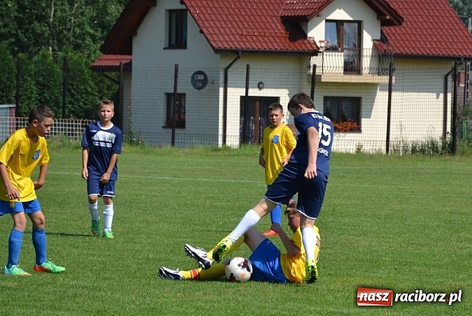 Zdjęcie w galerii na portalu naszraciborz.pl: GKS Jedlińsk rządzi i dzieli! Pogrom trampkarzy Buku wiadomości z regionu