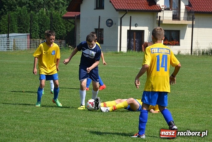 Zdjęcie w galerii na portalu naszraciborz.pl: GKS Jedlińsk rządzi i dzieli! Pogrom trampkarzy Buku wiadomości z regionu