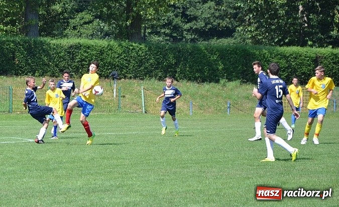 Zdjęcie w galerii na portalu naszraciborz.pl: GKS Jedlińsk rządzi i dzieli! Pogrom trampkarzy Buku wiadomości z regionu