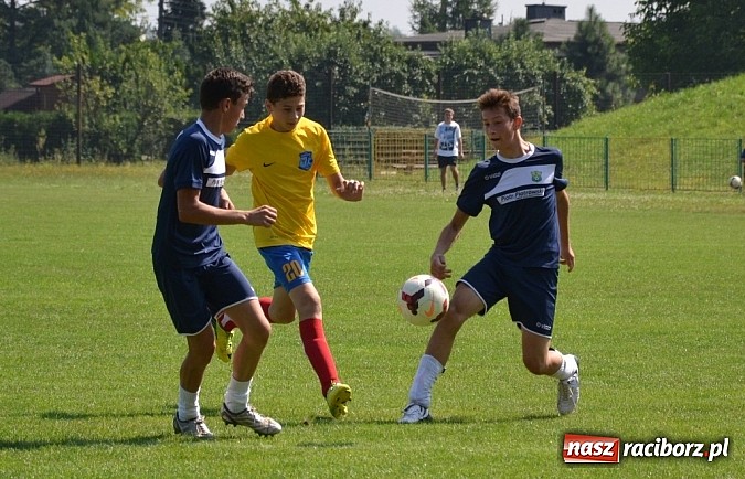 Zdjęcie w galerii na portalu naszraciborz.pl: GKS Jedlińsk rządzi i dzieli! Pogrom trampkarzy Buku wiadomości z regionu