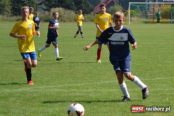 Zdjęcie w galerii na portalu naszraciborz.pl: GKS Jedlińsk rządzi i dzieli! Pogrom trampkarzy Buku wiadomości z regionu