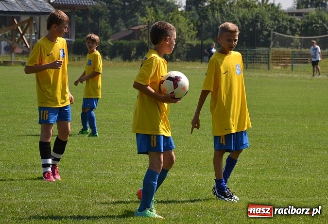 Zdjęcie w galerii na portalu naszraciborz.pl: GKS Jedlińsk rządzi i dzieli! Pogrom trampkarzy Buku wiadomości z regionu