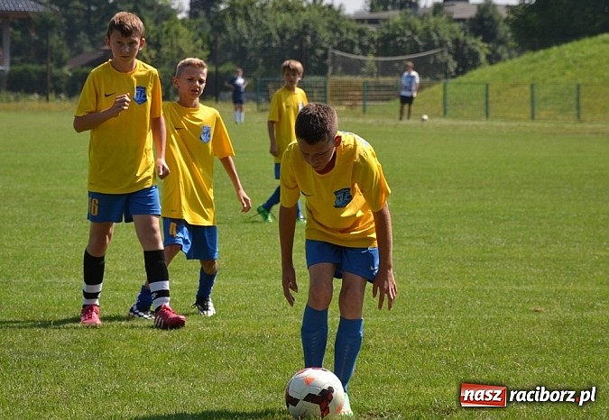 Zdjęcie w galerii na portalu naszraciborz.pl: GKS Jedlińsk rządzi i dzieli! Pogrom trampkarzy Buku wiadomości z regionu