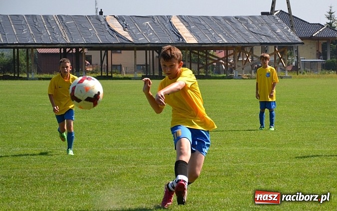 Zdjęcie w galerii na portalu naszraciborz.pl: GKS Jedlińsk rządzi i dzieli! Pogrom trampkarzy Buku wiadomości z regionu