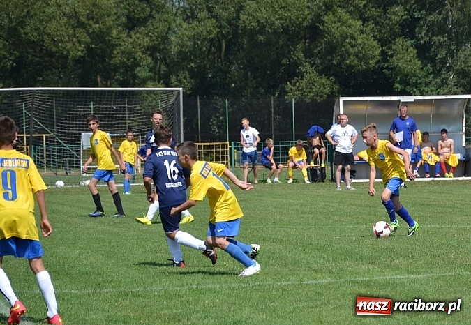 Zdjęcie w galerii na portalu naszraciborz.pl: GKS Jedlińsk rządzi i dzieli! Pogrom trampkarzy Buku wiadomości z regionu