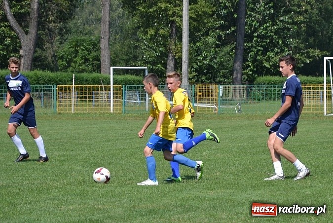 Zdjęcie w galerii na portalu naszraciborz.pl: GKS Jedlińsk rządzi i dzieli! Pogrom trampkarzy Buku wiadomości z regionu
