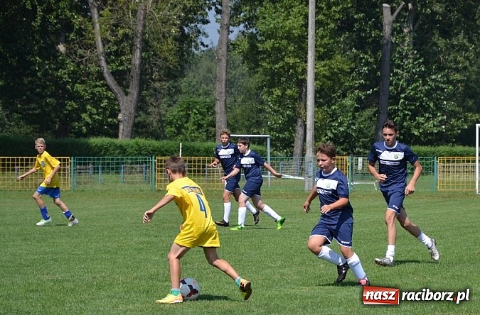 Zdjęcie w galerii na portalu naszraciborz.pl: GKS Jedlińsk rządzi i dzieli! Pogrom trampkarzy Buku wiadomości z regionu