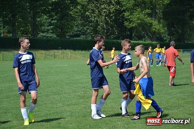 Zdjęcie w galerii na portalu naszraciborz.pl: GKS Jedlińsk rządzi i dzieli! Pogrom trampkarzy Buku wiadomości z regionu