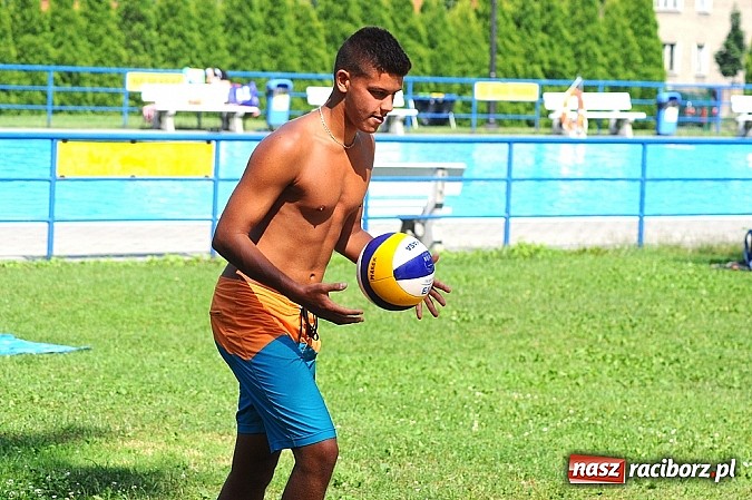 Zdjęcie w galerii na portalu naszraciborz.pl: Mistrzostwa Raciborza w siatkówce plażowej: Bulenda i Rusek najlepsi wiadomości z regionu