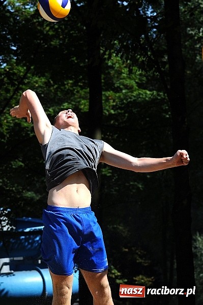 Zdjęcie w galerii na portalu naszraciborz.pl: Mistrzostwa Raciborza w siatkówce plażowej: Bulenda i Rusek najlepsi wiadomości z regionu