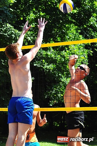 Zdjęcie w galerii na portalu naszraciborz.pl: Mistrzostwa Raciborza w siatkówce plażowej: Bulenda i Rusek najlepsi wiadomości z regionu