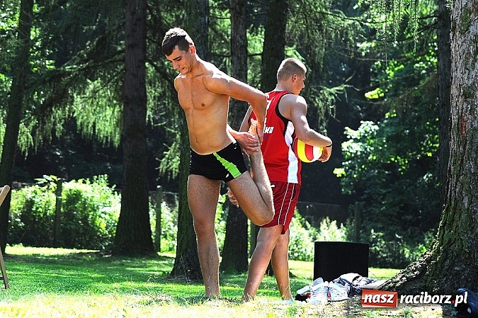 Zdjęcie w galerii na portalu naszraciborz.pl: Mistrzostwa Raciborza w siatkówce plażowej: Bulenda i Rusek najlepsi wiadomości z regionu
