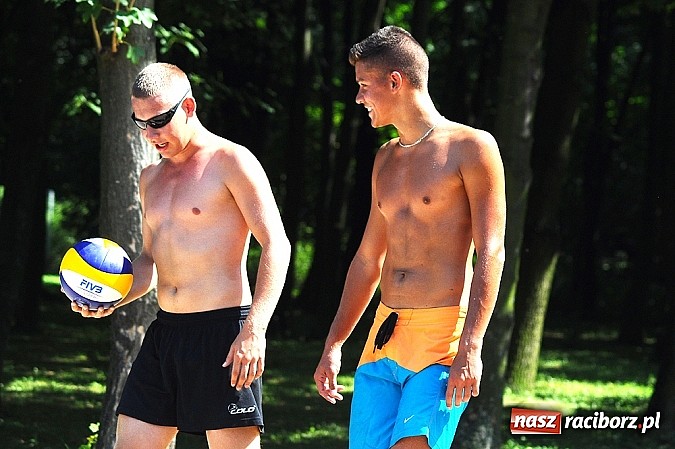 Zdjęcie w galerii na portalu naszraciborz.pl: Mistrzostwa Raciborza w siatkówce plażowej: Bulenda i Rusek najlepsi wiadomości z regionu