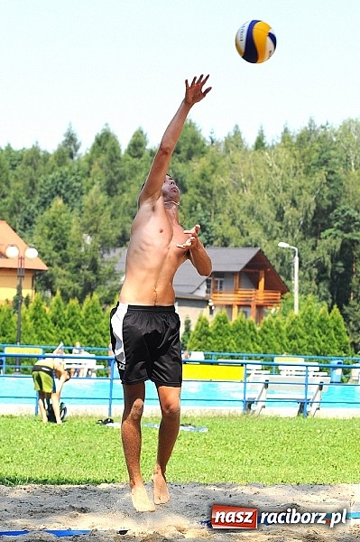 Zdjęcie w galerii na portalu naszraciborz.pl: Mistrzostwa Raciborza w siatkówce plażowej: Bulenda i Rusek najlepsi wiadomości z regionu