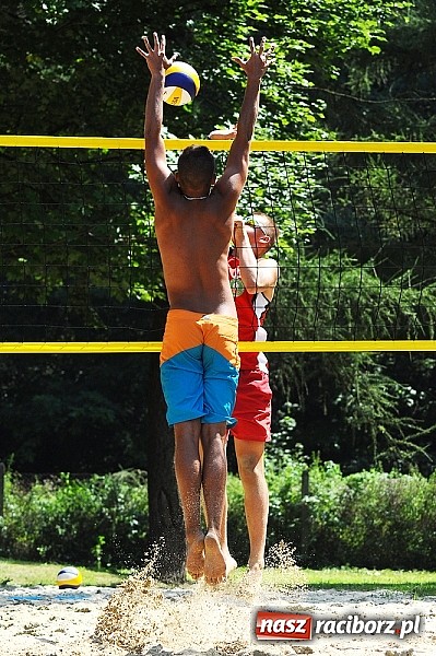 Zdjęcie w galerii na portalu naszraciborz.pl: Mistrzostwa Raciborza w siatkówce plażowej: Bulenda i Rusek najlepsi wiadomości z regionu